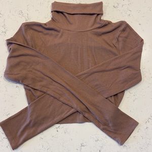 Turtle Neck Cropped Sweater